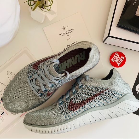 NWT Nike Free RN Flyknit - Picture 3 of 15